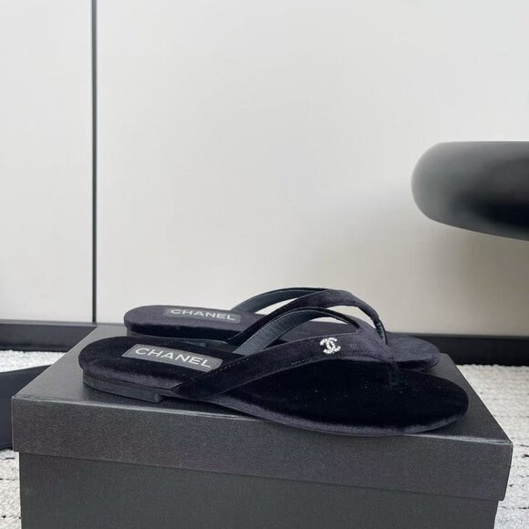 CHANEL Flip-flop sandals - Picture 2 of 7